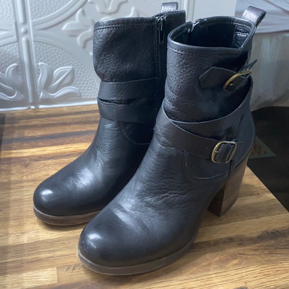 Lucky Brand black booties size 7 1/2
